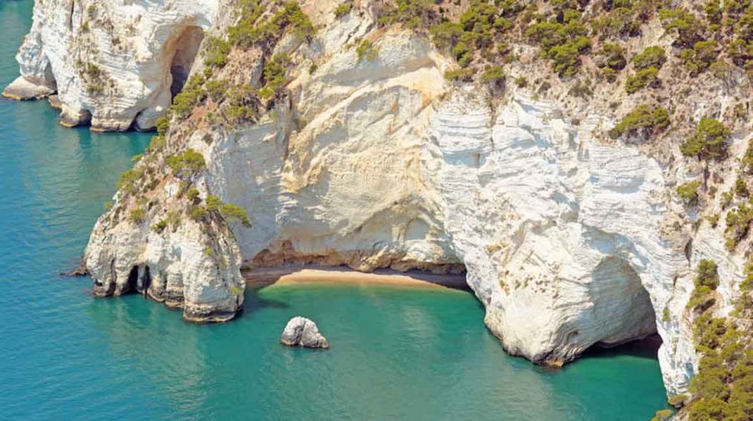 La piccolissima spiaggia denominnata Cala dei Morti