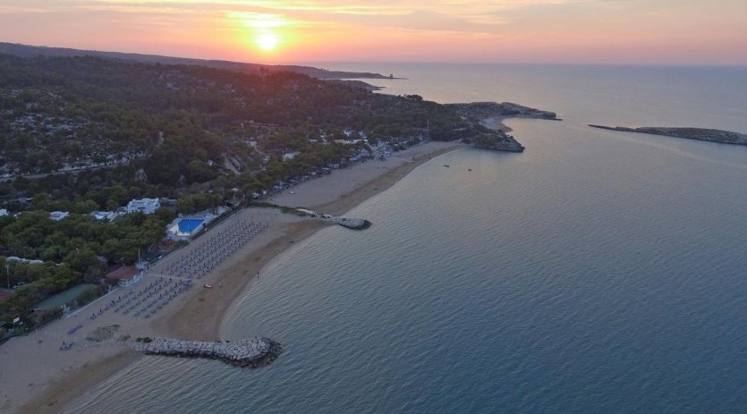 baia-dei-lombardi-spiaggia